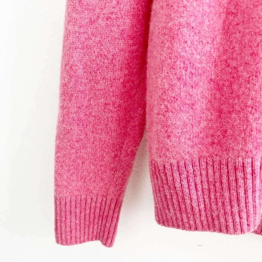 H&M Pink Sweater Medium Crew Neck Long Sleeve Ribbed Hem bubble pink NWOT - Picture 9 of 10